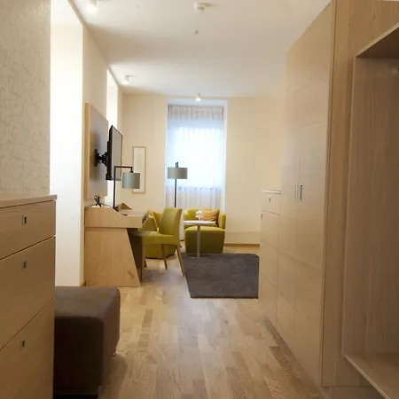 Restaurant & Einhorn Hotel 4*